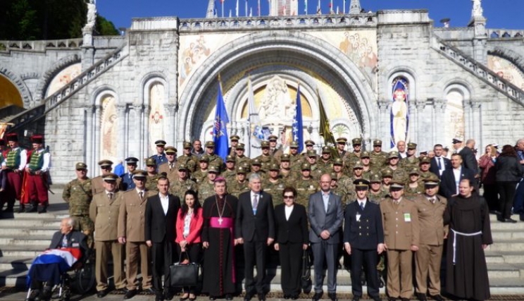 Čović i predstavnici Oružanih snaga BIH na vojnom kršćanskom hodočašću u Francuskoj