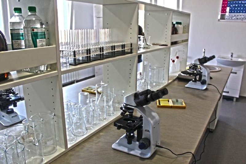 Cazinska medresa dobila laboratorij za nastavu iz fizike, hemije i biologije