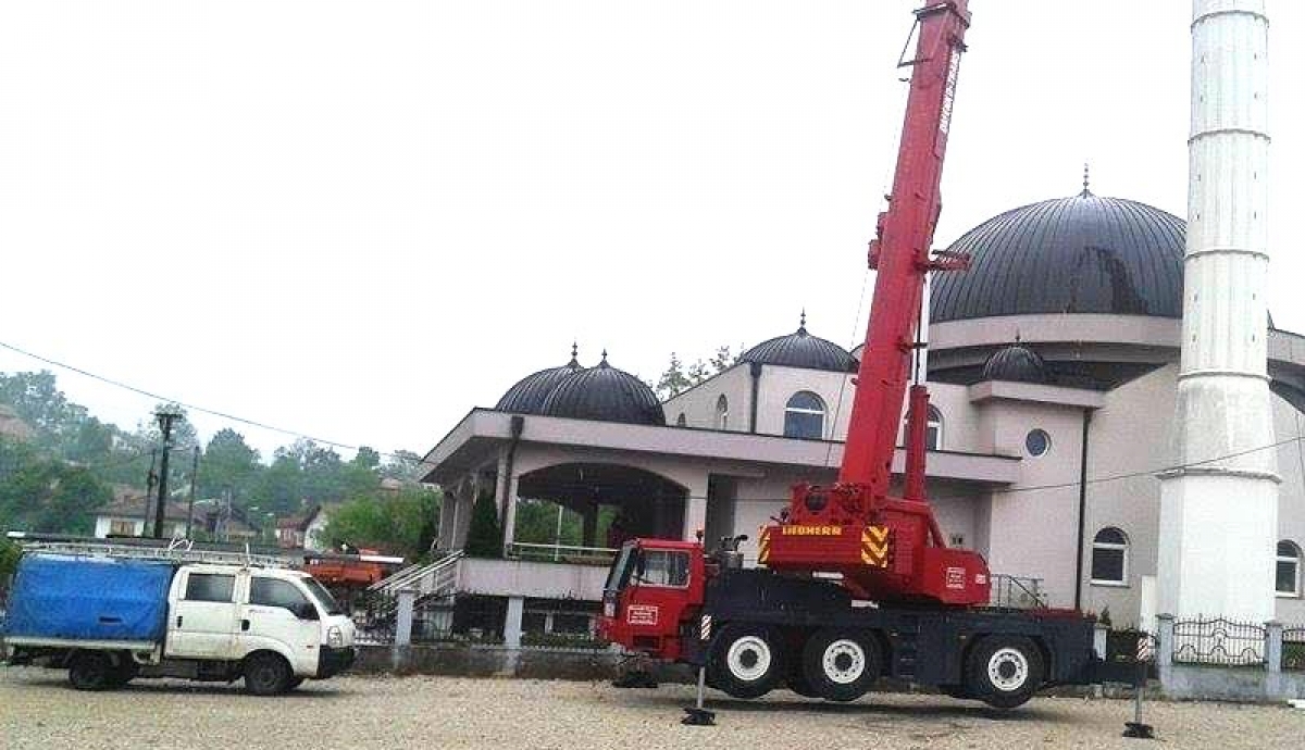 Radovi na oštećenoj džamiji u Ćehajama