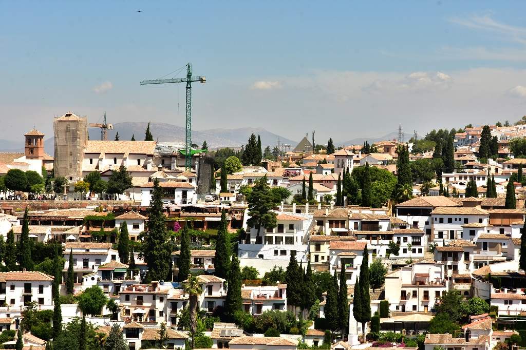 upoznavanje granada brda dama koja se druži s ocem