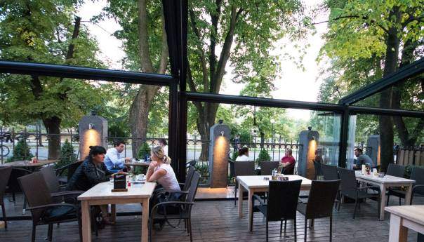 www.vijesti.ba.jpg - Sarajevo: Djelimično ublažene mjere, od ponedjeljka se otvaraju bašte kafića, teretane i bazeni