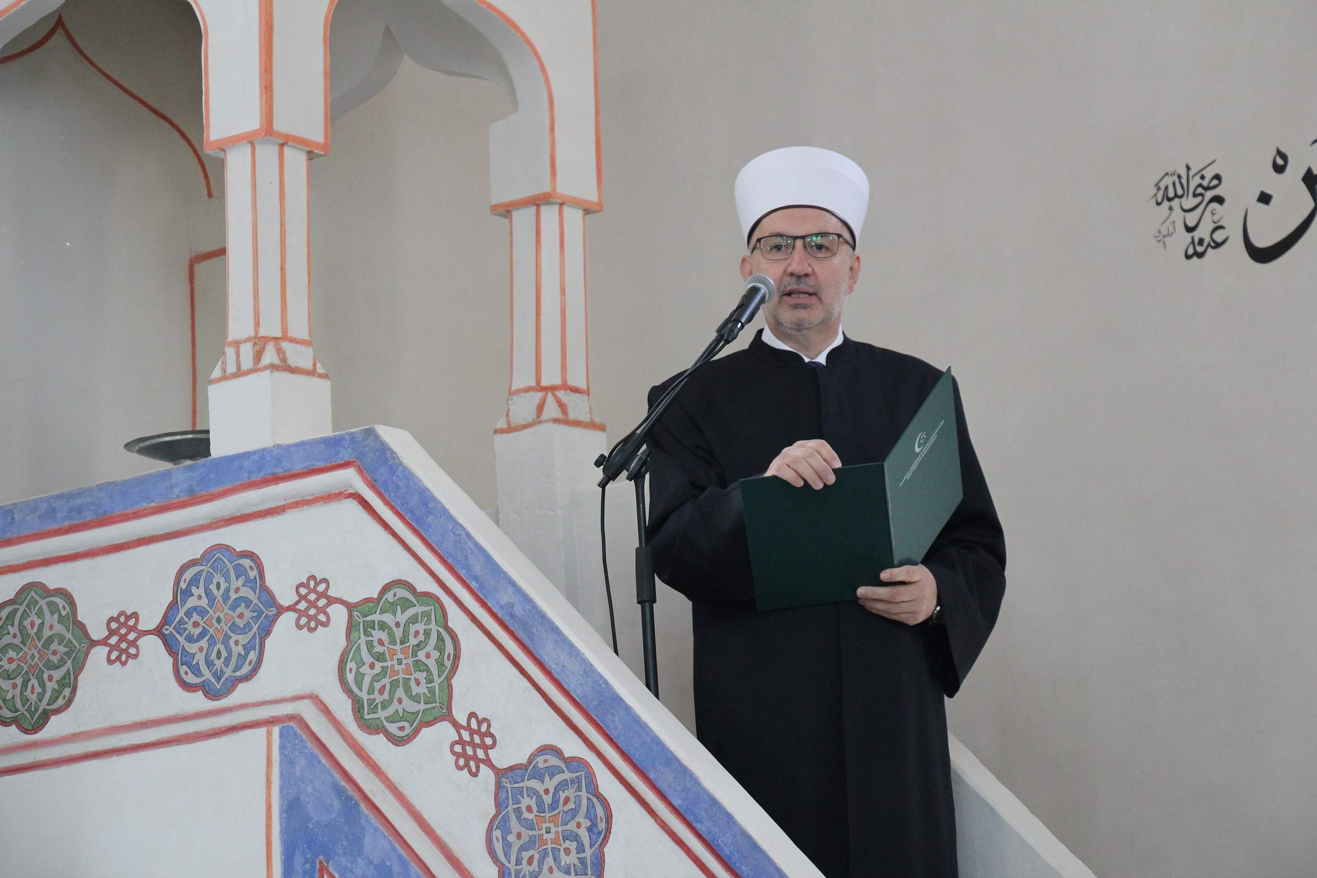 IMG_2838.JPG - Svečano uručena murasela novom muftiji sarajevskom dr. Nedžad-ef. Grabusu