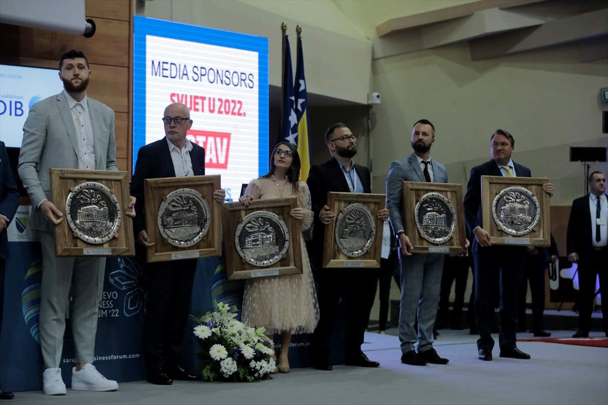 AA-20220511-27824432-27824428-NA_SBFU_DODIJELJENA_PRIZNANJA_SARAJEVO_BUSINESS_BRIDGE_AWARDS_ISTAKNUTIM_KOMPANIJAMA_I_POJEDINCIMA.jpg - Na SBF-u dodijeljena priznanja 