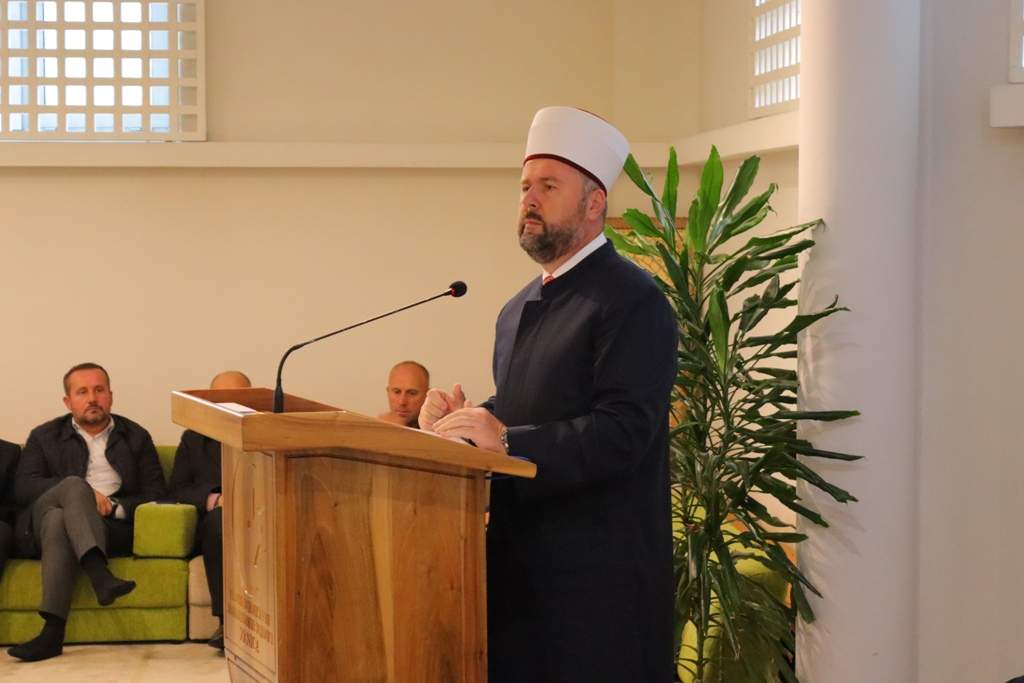 IMG_9741.jpg - Seminar za imame: ”Ne bježimo od politike, ali najvažnija nam je Islamska zajednica”