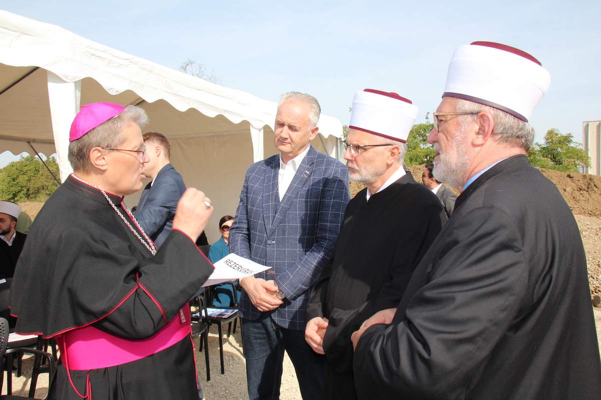 IMG_5888.JPG - Svečano položen kamen temeljac za Islamski centar u Osijeku 
