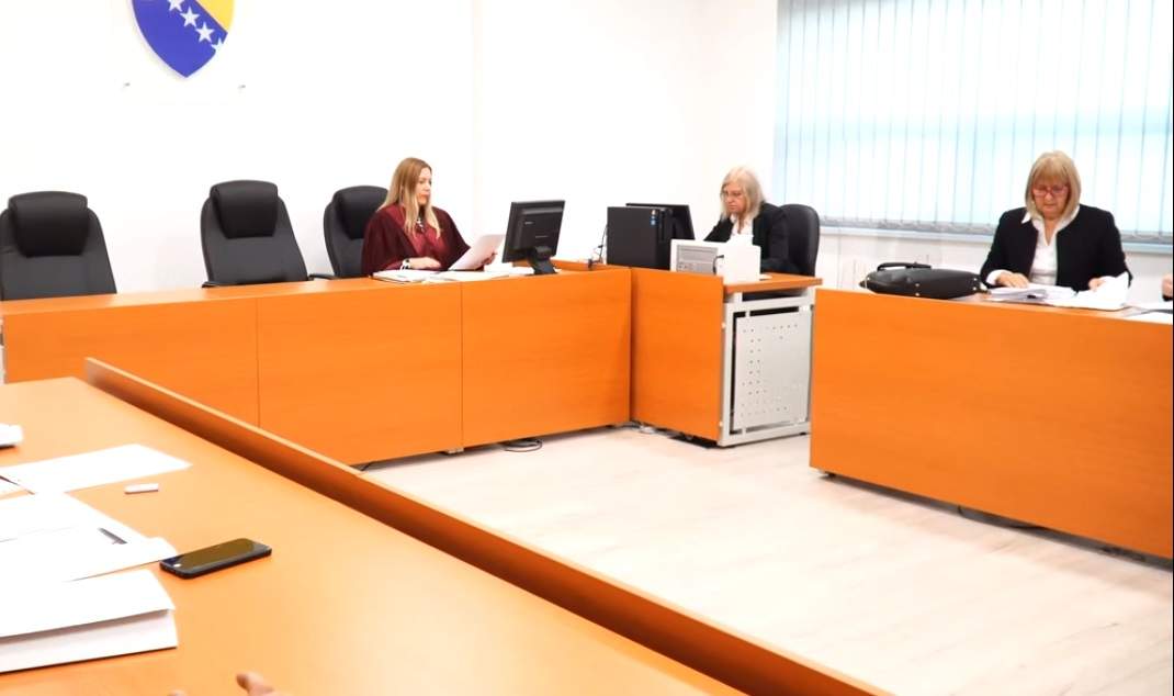 2.jpg - Pokušaj otuđenja Vakufa Gazi Turali-begove džamije: U Tuzli održano ročište