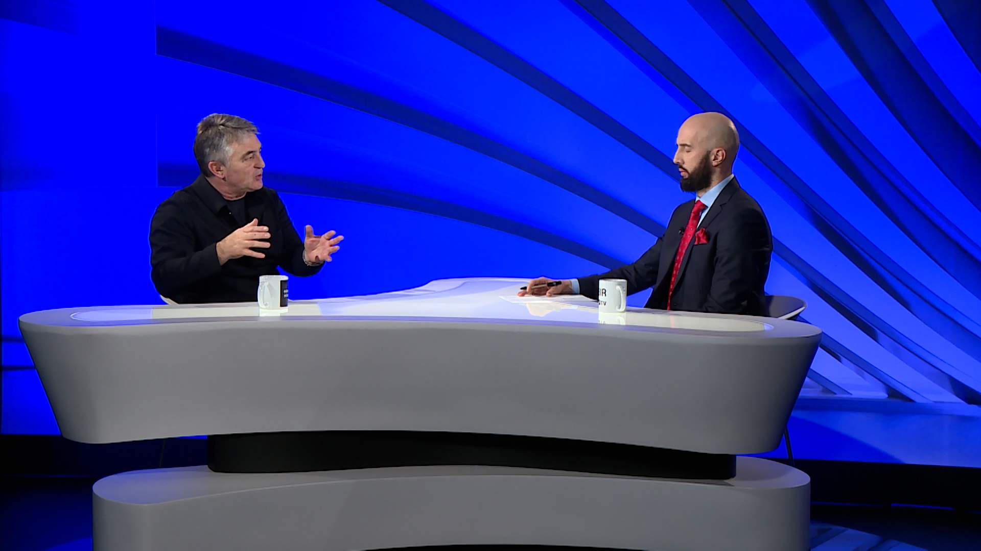KOMSIC 3.jpg - Komšić: Nikšić mi nije odgovorio kada sam ga pitao zašto nas sve izručuju SNSD-u i HDZ-u; Ne smijemo zbog ambasadora ispustiti državu