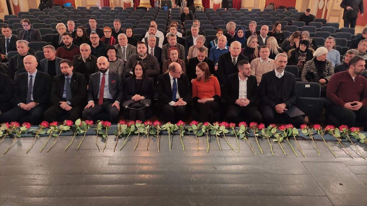 AA-20230205-30177323-30177322-KOMEMORATIVNA_SJEDNICA_POVODOM_5_FEBRUARA_DANA_SJECANJA_NA_SVE_UBIJENE_I_RANJENE_GRADANE_SARAJEVA_U_AGRESIJI_U_PERIODU_19921995_GODINE.jpg - Održana komemorativna sjednica povodom Dana sjećanja na sve ubijene i ranjene građane Sarajeva u agresiji