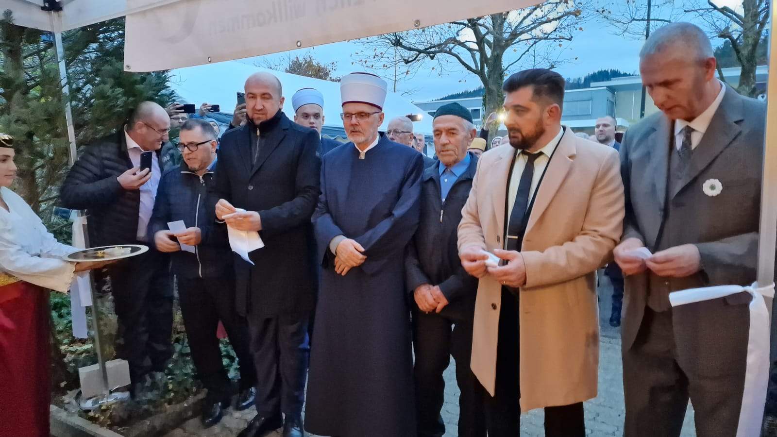 Bern 43.jpg - Švicarska: U džematu Muri bei Bern svečano otvorena džamija